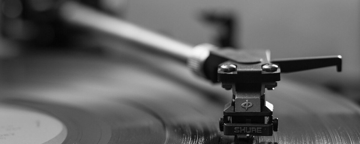 Weekly Economic News Roundup and recorded music formats vinyl