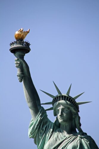 Weekly Economic News Roundup and statue of liberty